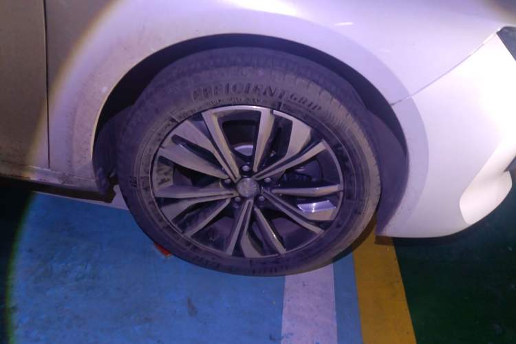 Used Peugeot 508 2022 508L 400THP PureTech Driving Control Edition Right Front Wheel Hub