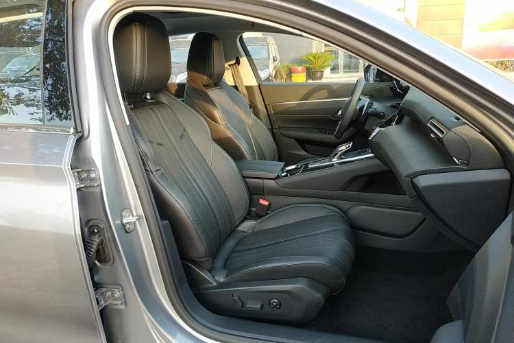 Used Peugeot 508 2023 508L 400THP Driving Flagship Edition Right Front Seat