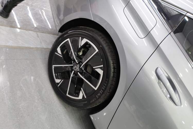 Used Peugeot 508 2023 508L 400THP Driving Flagship Edition Right Rear Wheel Hub