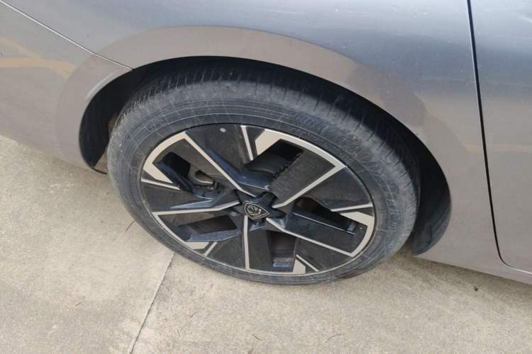 Used Peugeot 508 2023 508L 400THP Driving Flagship Edition Right Rear Wheel Hub