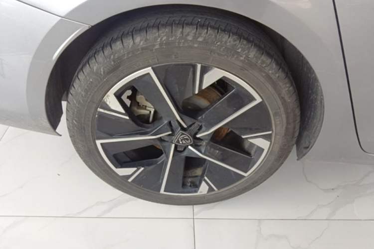 Used Peugeot 508 2023 508L 400THP Driving Flagship Edition Right Rear Wheel Hub