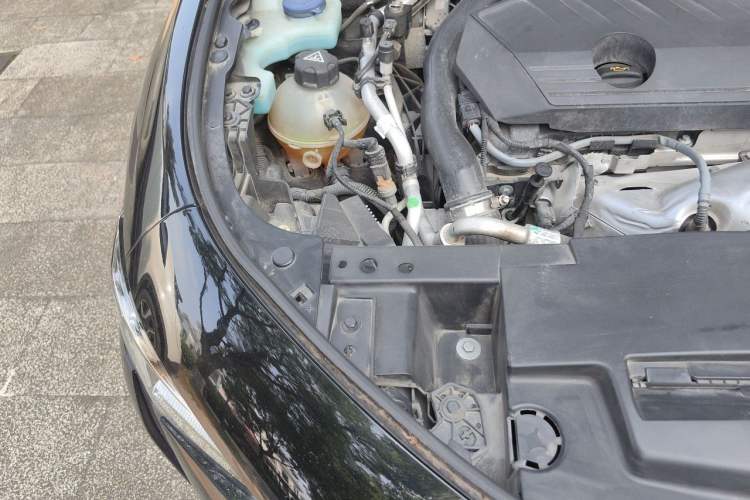 Used Peugeot 508L New Energy 2021 1.6T Plug-in Hybrid Tech Edition Engine Bay Right