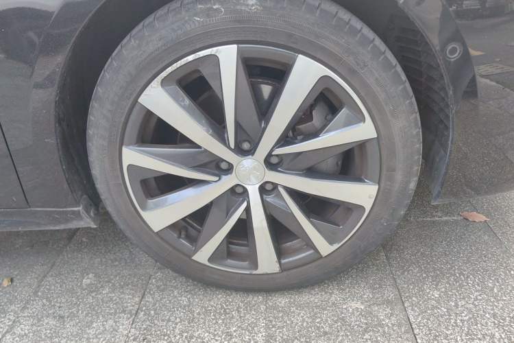 Used Peugeot 508L New Energy 2021 1.6T Plug-in Hybrid Tech Edition Right Front Wheel Hub