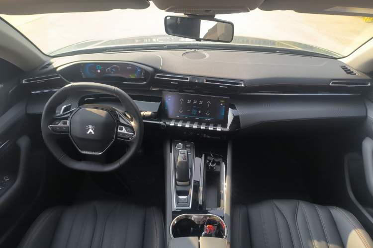 Used Peugeot 508L New Energy 2021 1.6T Plug-in Hybrid Tech Edition Center Console
