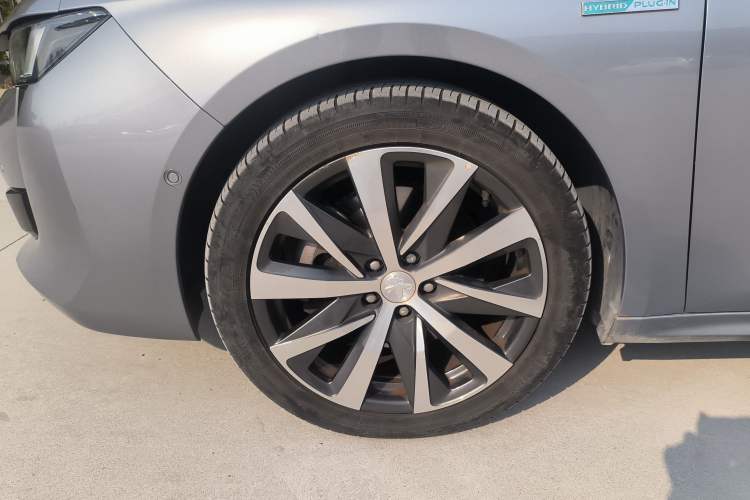 Used Peugeot 508L New Energy 2021 1.6T Plug-in Hybrid Tech Edition Left Front Wheel Hub