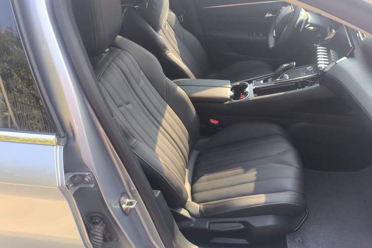 Used Peugeot 508L New Energy 2021 1.6T Plug-in Hybrid Tech Edition Right Front Seat