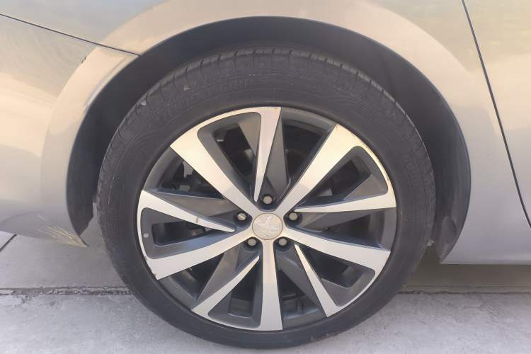 Used Peugeot 508L New Energy 2021 1.6T Plug-in Hybrid Tech Edition Right Rear Wheel Hub