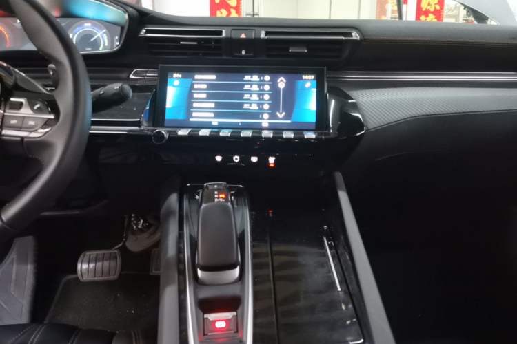 Used Peugeot 508L New Energy 2021 1.6T Plug-in Hybrid Tech Edition Audio And AC Panel