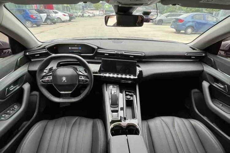 Used Peugeot 508L New Energy 2021 1.6T Plug-in Hybrid Tech Edition Center Console