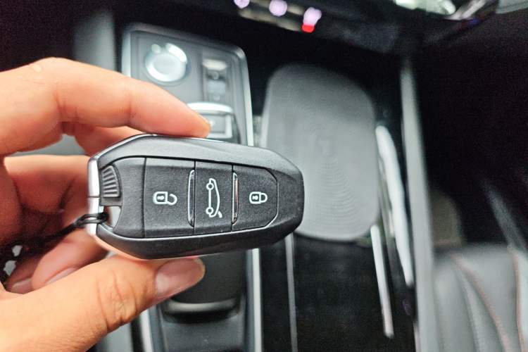 Used Peugeot 508L New Energy 2021 1.6T Plug-in Hybrid Tech Edition Interior 1