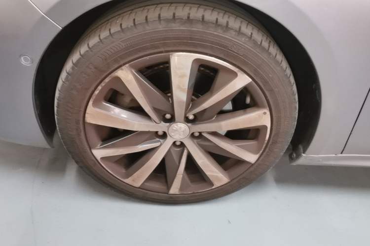Used Peugeot 508L New Energy 2021 1.6T Plug-in Hybrid Tech Edition Left Front Wheel Hub