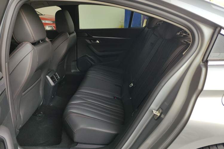 Used Peugeot 508L New Energy 2021 1.6T Plug-in Hybrid Tech Edition Left Rear Seat
