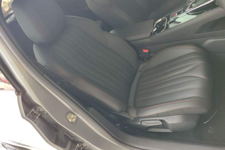 Used Peugeot 508L New Energy 2021 1.6T Plug-in Hybrid Tech Edition Right Front Seat
