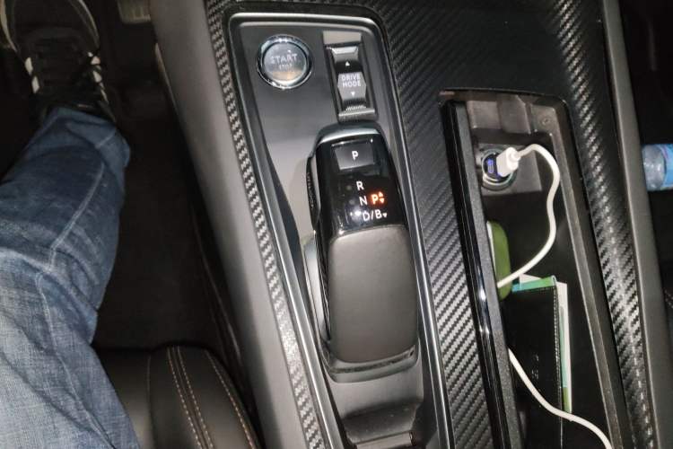 Used Peugeot 508L New Energy 2021 1.6T Plug-in Hybrid Tech Edition Gear Lever