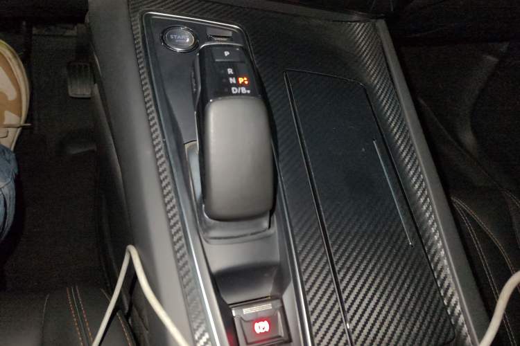 Used Peugeot 508L New Energy 2021 1.6T Plug-in Hybrid Tech Edition Gear Lever