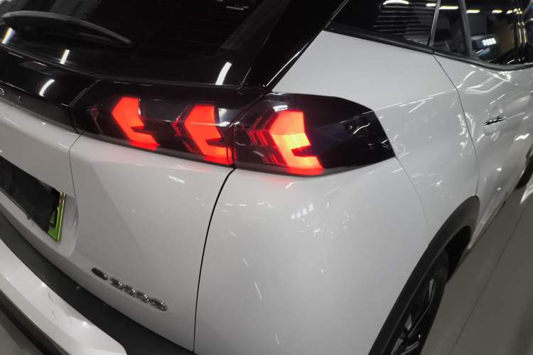 Used Peugeot e2008 2020 Fēngshàng Version Exterior 7