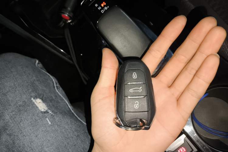 Used Peugeot e2008 2020 Fēngshàng Version Interior 1