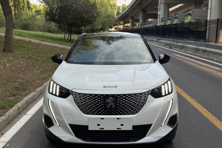 Used Peugeot e2008 2020 3D ZhenShang Edition Exterior 1