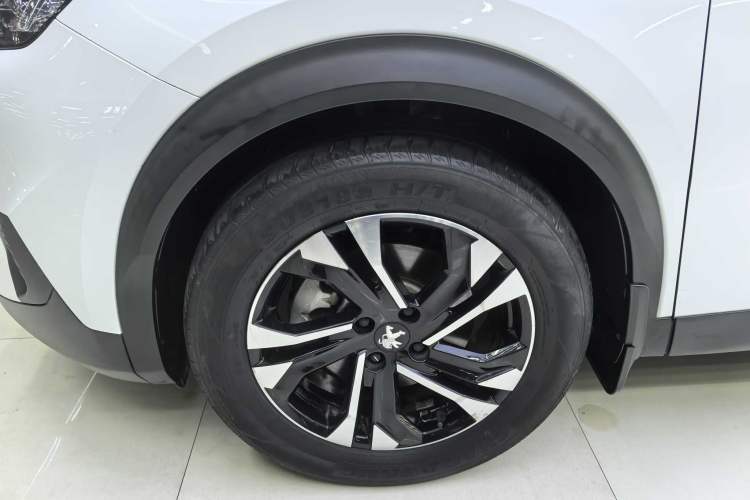 Used Peugeot e2008 2020 Fēngshàng Version Exterior 4