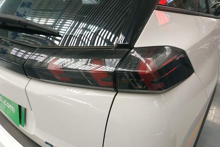Used Peugeot e2008 2020 Fēngshàng Version Exterior 6