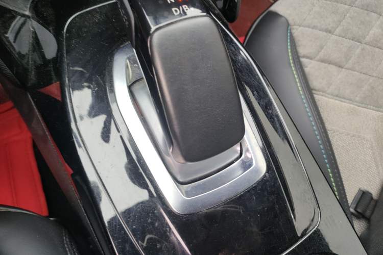 Used Peugeot e2008 2020 3D ZhenShang Edition Gear Lever