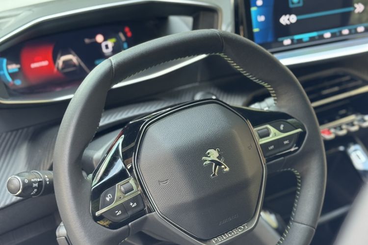 Used Peugeot e2008 2020 3D ZhenShang Edition Interior 3