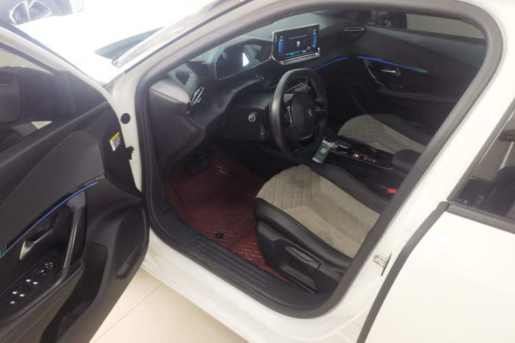 Used Peugeot e2008 2020 3D ZhenShang Edition Interior 3