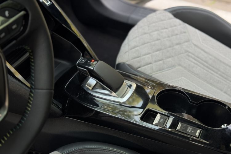 Used Peugeot e2008 2020 3D ZhenShang Edition Interior 4