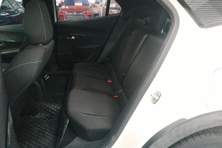 Used Peugeot e2008 2020 Fēngshàng Version Interior 4