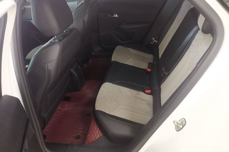 Used Peugeot e2008 2020 3D ZhenShang Edition Interior 4