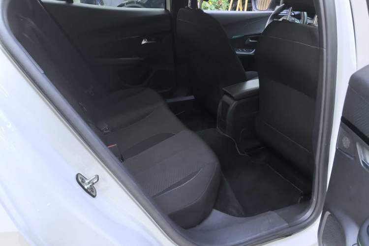 Used Peugeot e2008 2020 Fēngshàng Version Interior 9