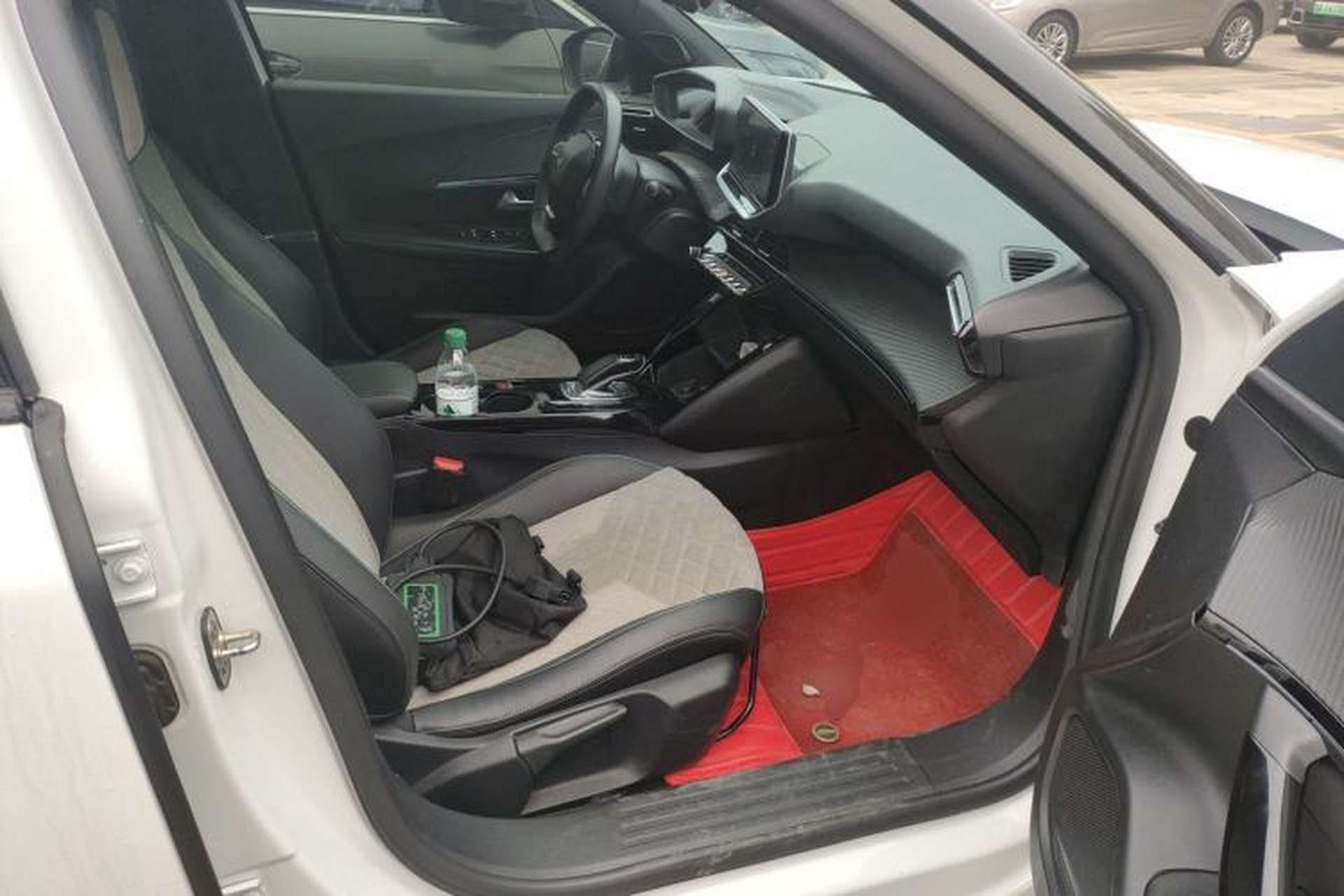 Used Peugeot e2008 2020 3D ZhenShang Edition Right Front Seat