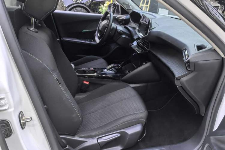 Used Peugeot e2008 2020 Fēngshàng Version Right Front Seat