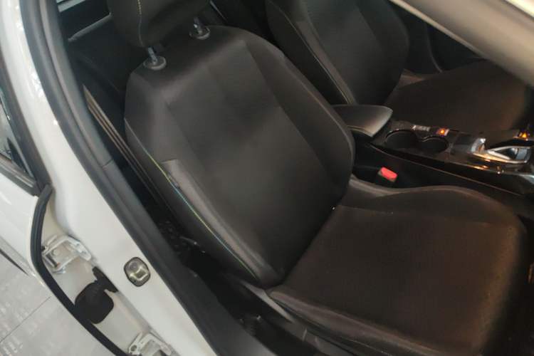 Used Peugeot e2008 2020 Fēngshàng Version Right Front Seat