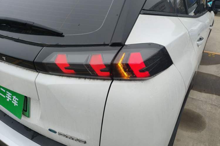 Used Peugeot e2008 2020 3D ZhenShang Edition Right Rear Taillight