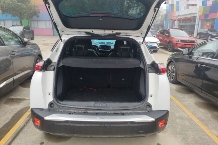 Used Peugeot e2008 2020 3D ZhenShang Edition Trunk