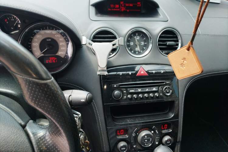 Used Peugeot RCZ 2011 1.6T Fashion Edition Audio And AC Panel