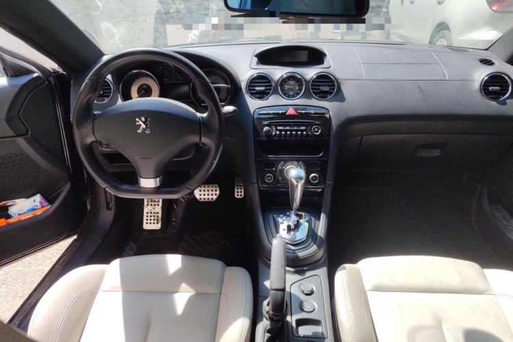Used Peugeot RCZ 2011 1.6T Luxury Sport Model Center Console