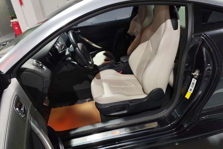 Used Peugeot RCZ 2011 1.6T Luxury Elegant Model Left Front Seat