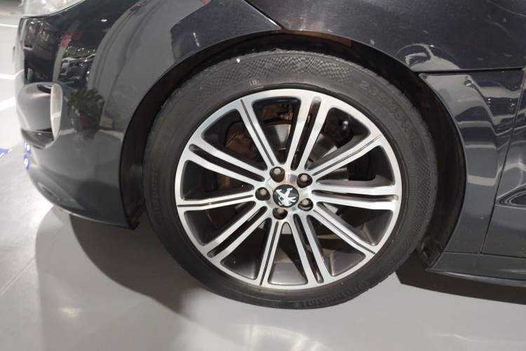 Used Peugeot RCZ 2011 1.6T Luxury Elegant Model Left Front Wheel Hub