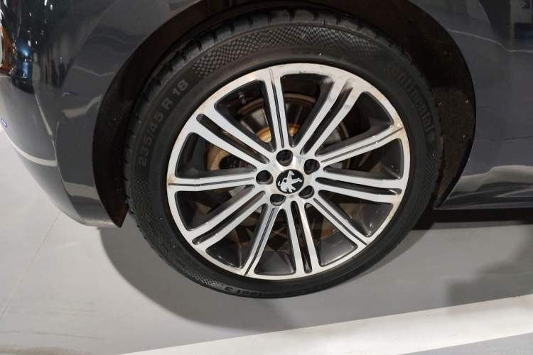Used Peugeot RCZ 2011 1.6T Luxury Elegant Model Right Rear Wheel Hub