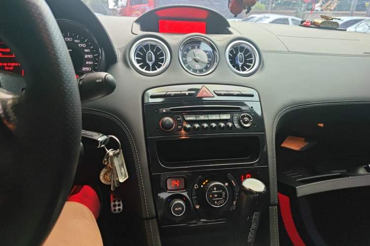 Used Peugeot RCZ 2011 1.6T Fashion Edition Audio And AC Panel