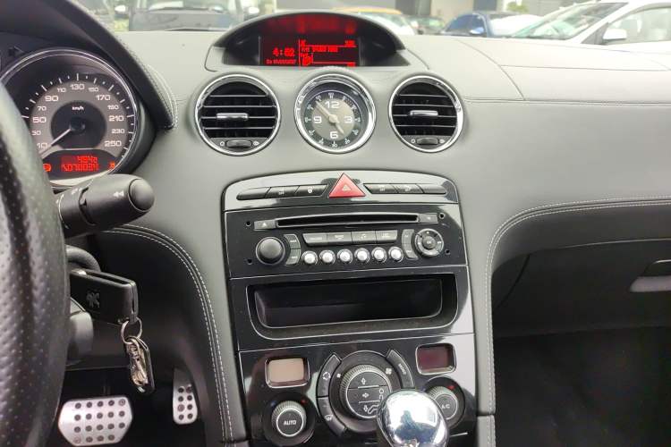 Used Peugeot RCZ 2011 1.6T Fashion Edition Audio And AC Panel