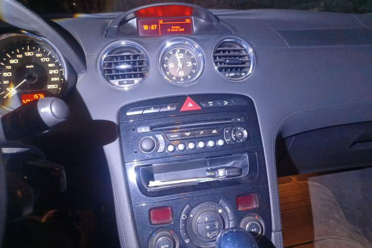 Used Peugeot RCZ 2011 1.6T Luxury Sport Model Audio And AC Panel