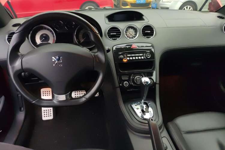 Used Peugeot RCZ 2011 1.6T Fashion Edition Center Console
