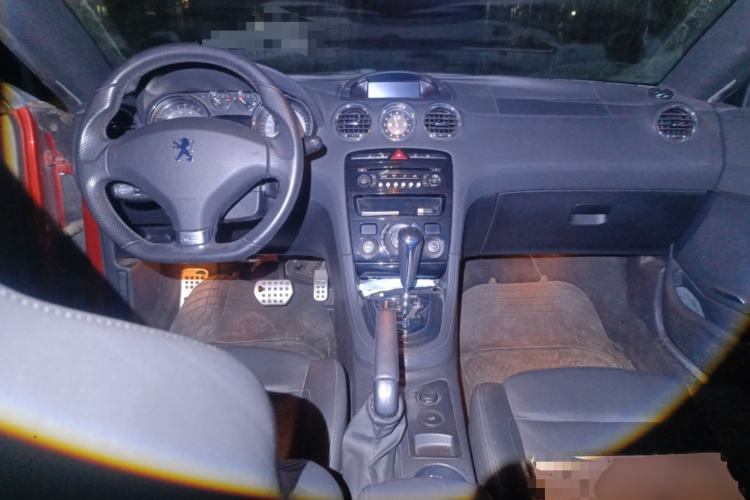 Used Peugeot RCZ 2011 1.6T Luxury Sport Model Center Console