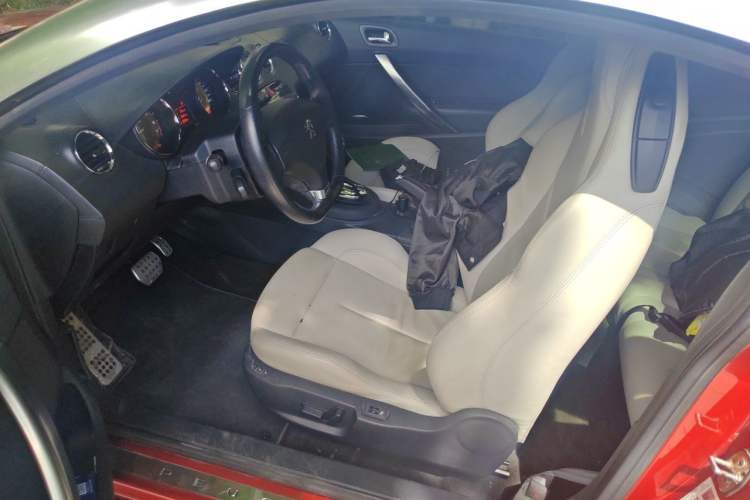Used Peugeot RCZ  Left Front Seat