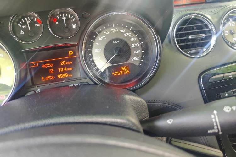 Used Peugeot RCZ  Odometer Close Up