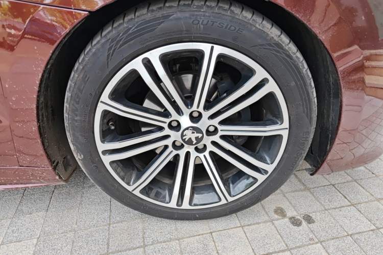 Used Peugeot RCZ 2011 1.6T Luxury Elegant Model Right Front Wheel Hub