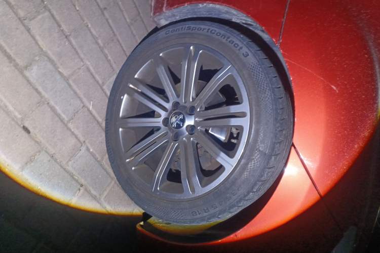 Used Peugeot RCZ 2011 1.6T Luxury Sport Model Right Front Wheel Hub